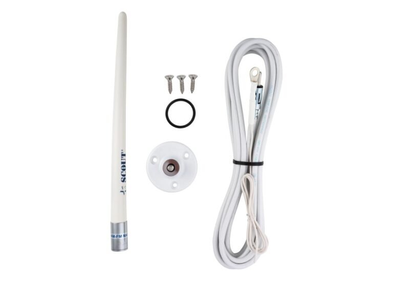 antena de radio am en ciudad nocturna