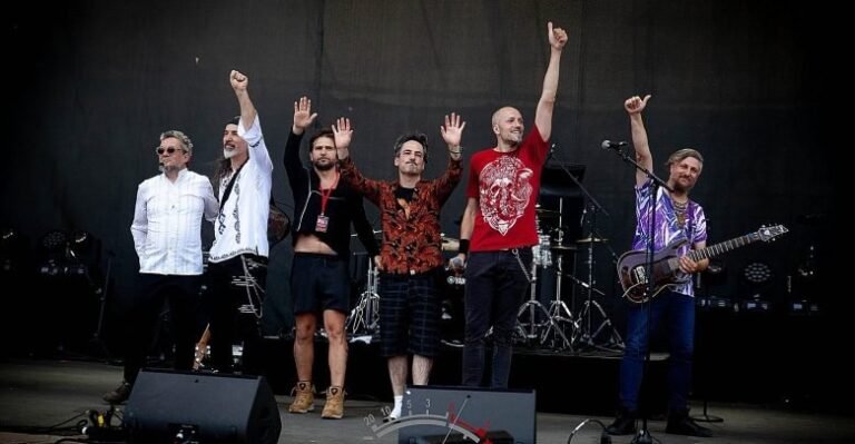 Quiénes son Los Primos San Justo y cuál es su historia musical 11 banda musical tradicional argentina en concierto