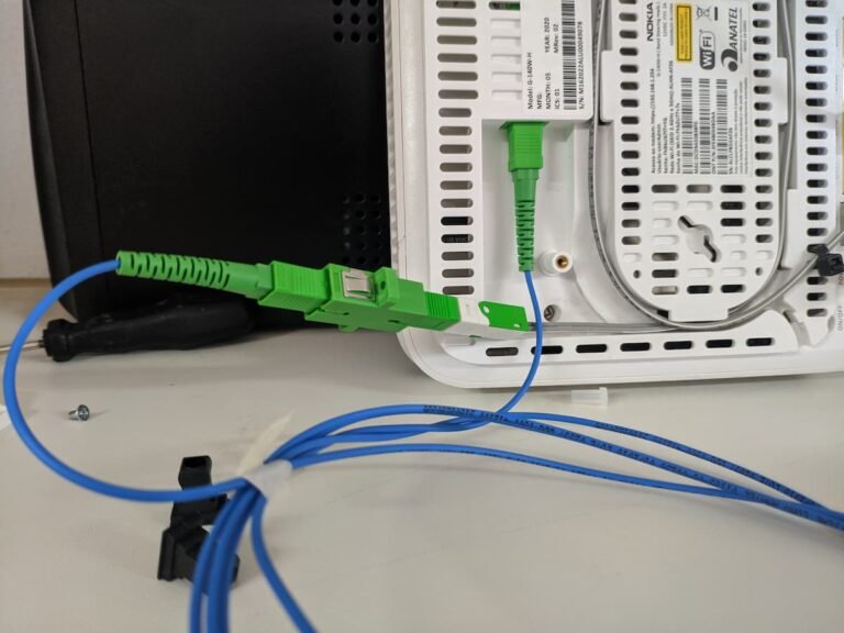 Cuál Es Mejor Para Internet: Banda Ancha O Fibra Óptica 18 cable de fibra optica y modem de internet