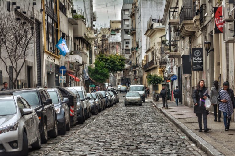 calle empedrada san telmo buenos aires