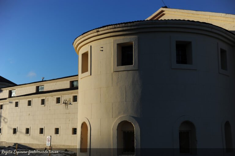 fachada antigua carcel tierra del fuego