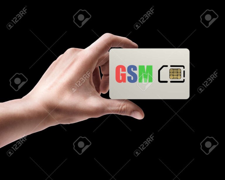 Cómo Saber Mi Número de Chip Claro Fácilmente Guía Rápida 27 manos sosteniendo tarjeta sim claro