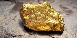 minas de oro y lingotes dorados