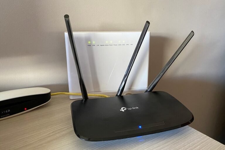 modem fibra optica moderno conectado router