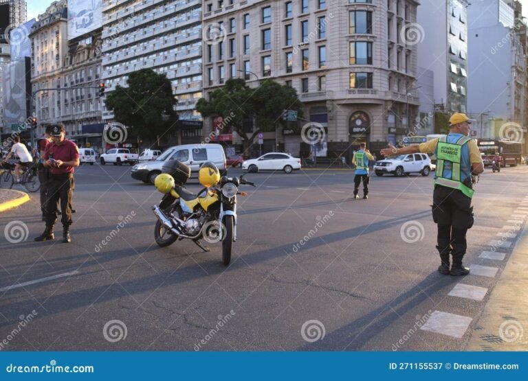 Cómo Encontrar Trabajo Con Moto Propia En Capital Federal 17 motociclista urbano en buenos aires trafico