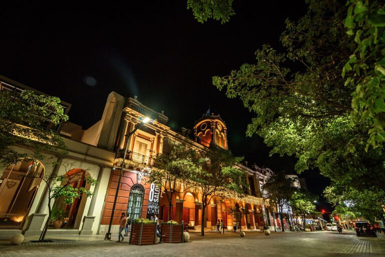 paisaje natural y arquitectura tipica santiago del estero