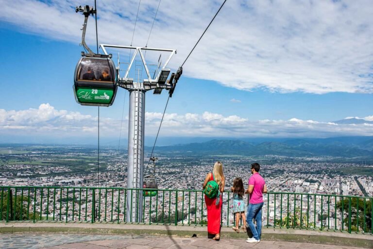 Qué Ofrece Buenos Aires y Urquiza para Explorar en Salta 2 paisaje urbano y naturaleza en salta
