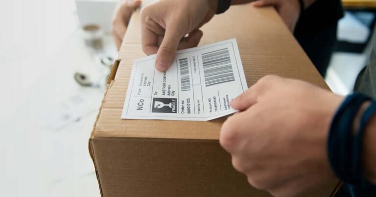 Qué es El Práctico Pack Encomiendas y cómo funciona 20 paquete con etiquetas de envio y manos