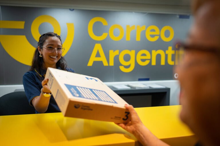 paquete en oficina de correo argentino