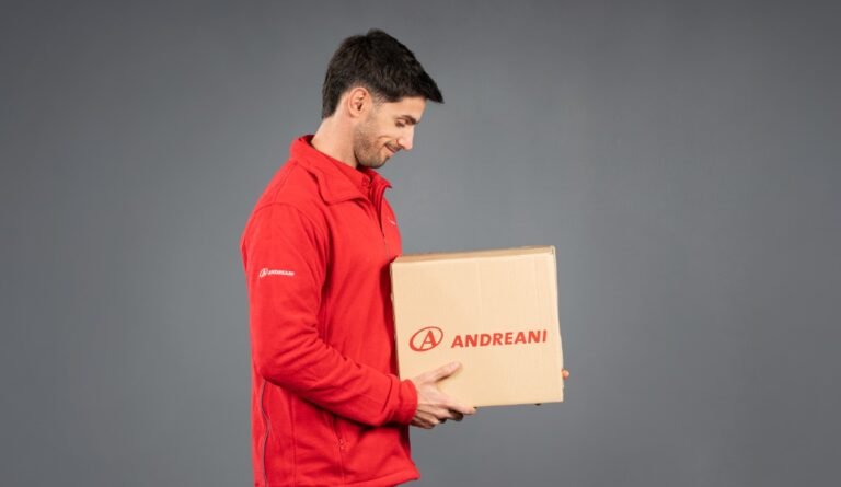 Cómo puede otra persona retirar un paquete en Andreani