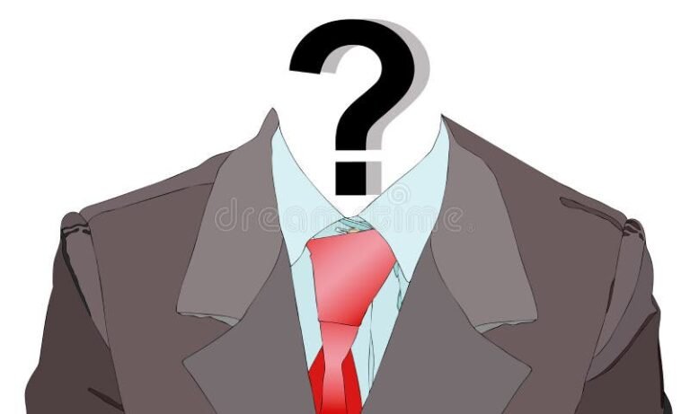 persona sosteniendo documento de identidad perdido