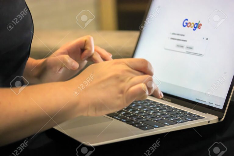 Cómo puedo sacar el CUIL usando solo nombre y apellido 19 persona usando computadora buscando informacion personal