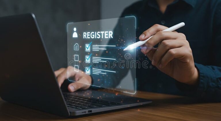 Cómo Se Hace Un Formulario De Google Fácilmente Paso A Paso 1 persona usando laptop creando formulario digital