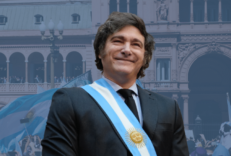 Quién es el ministro de Economía de Argentina y cuáles son sus funciones 14 retrato formal ministro economia argentina oficina