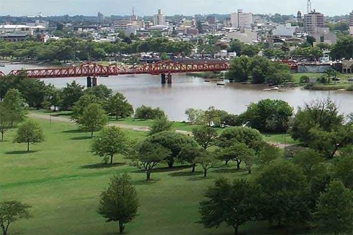 rio gualeguaychu paisaje con campos verdes